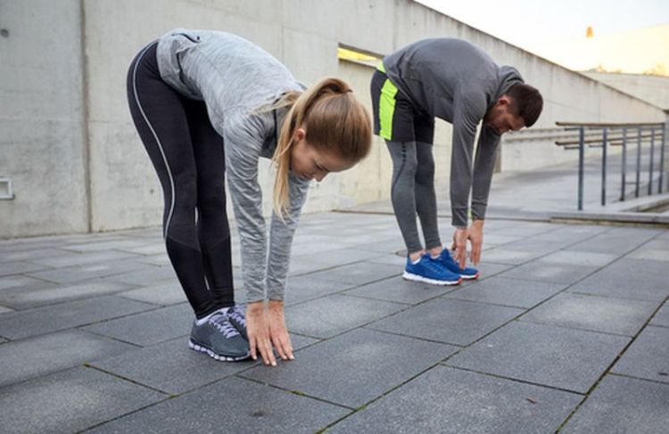 24534-stretching-in-coppia-esercizi-e-benefici
